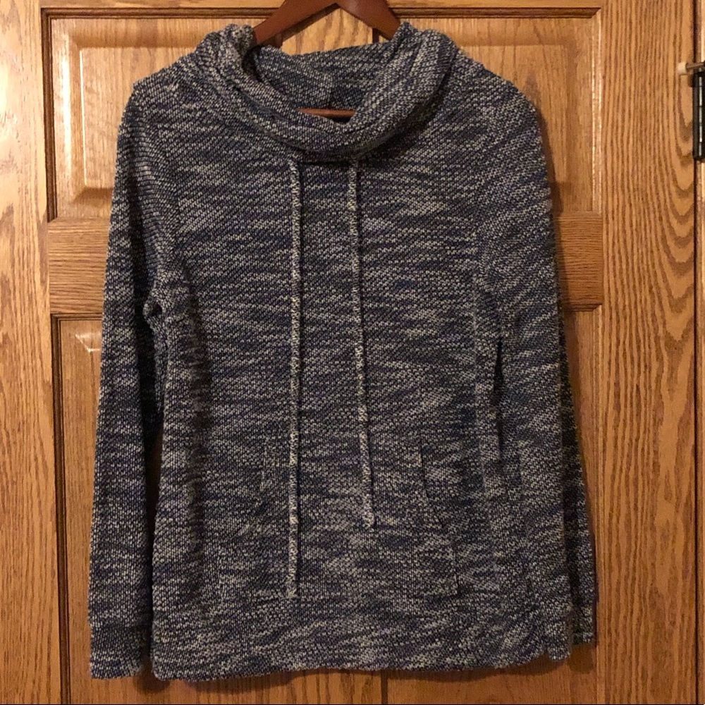 Loveappella sweater